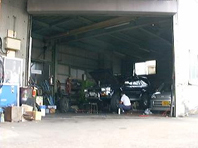 整備工場